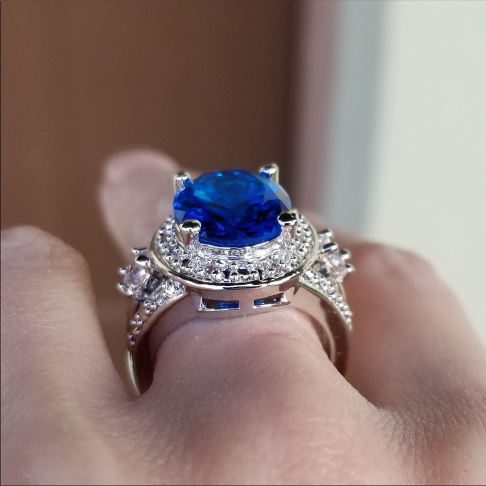 Sterling Silver 5.97CT Blue Oval Cut Topaz Ring - Picture 5 of 5